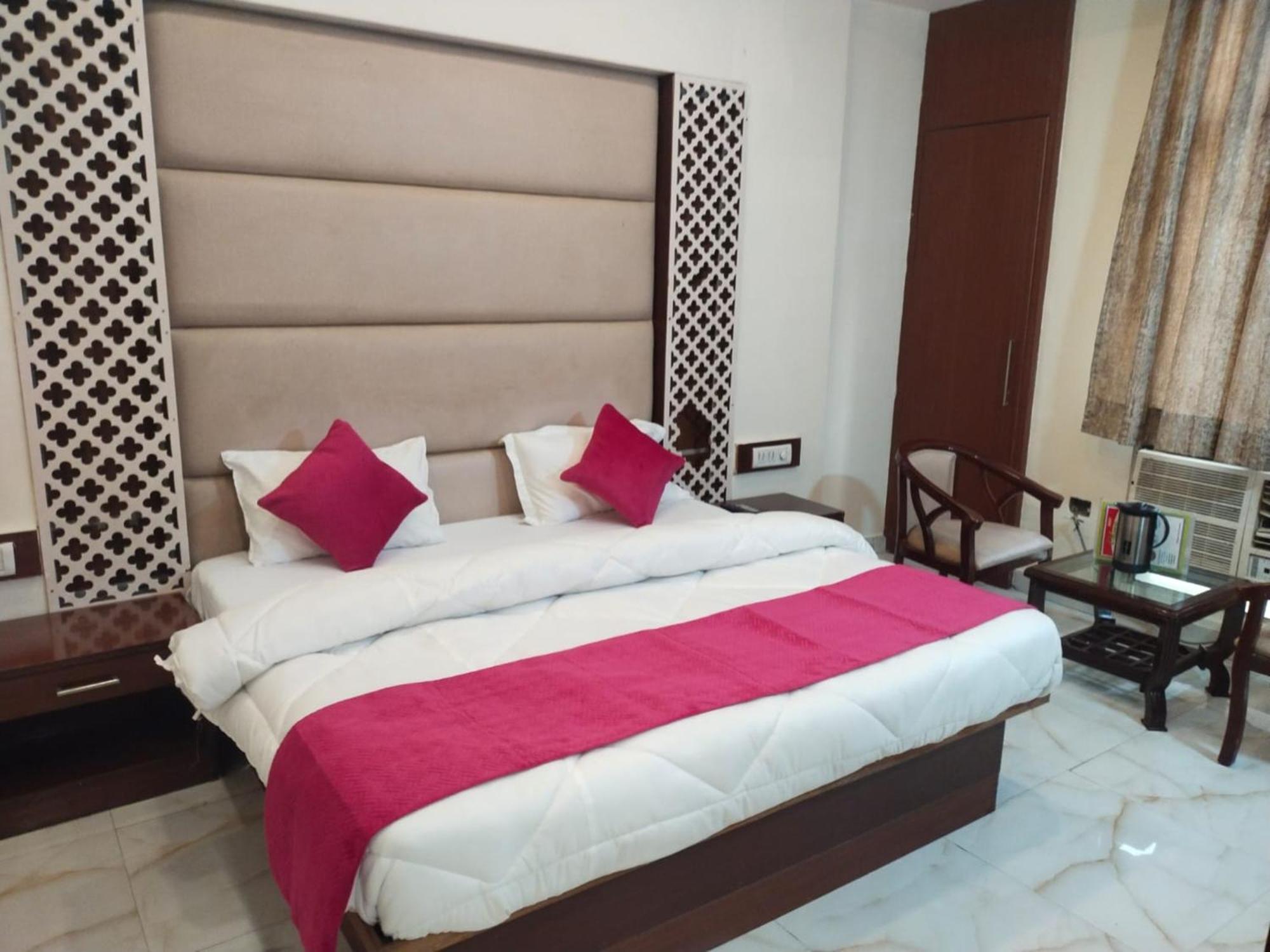 Hotel Lav Kush Deluxe At Paharganj Nueva Delhi Exterior foto